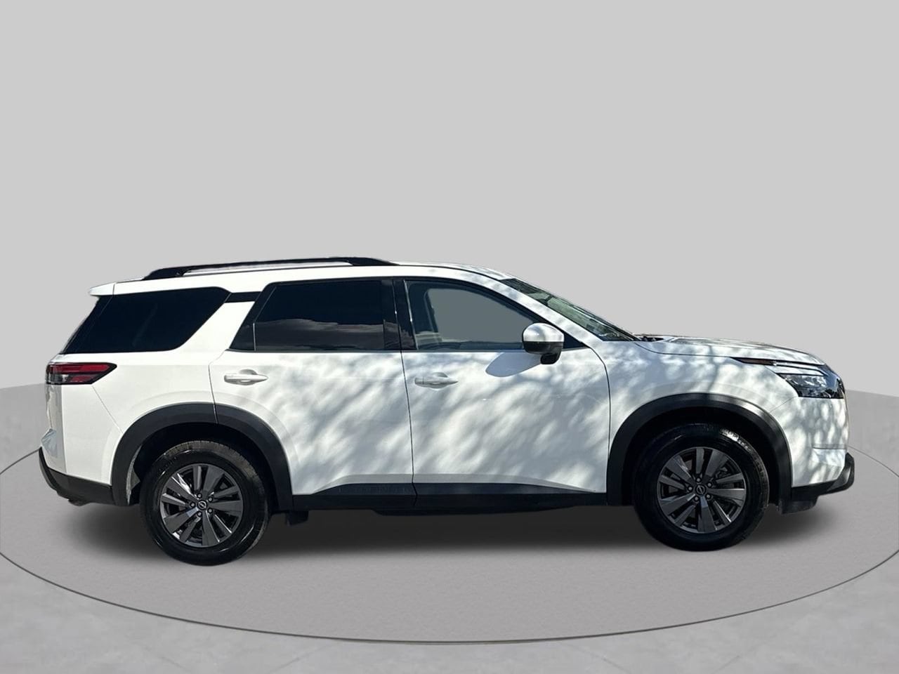 2025 Nissan Pathfinder SV - Photo 6
