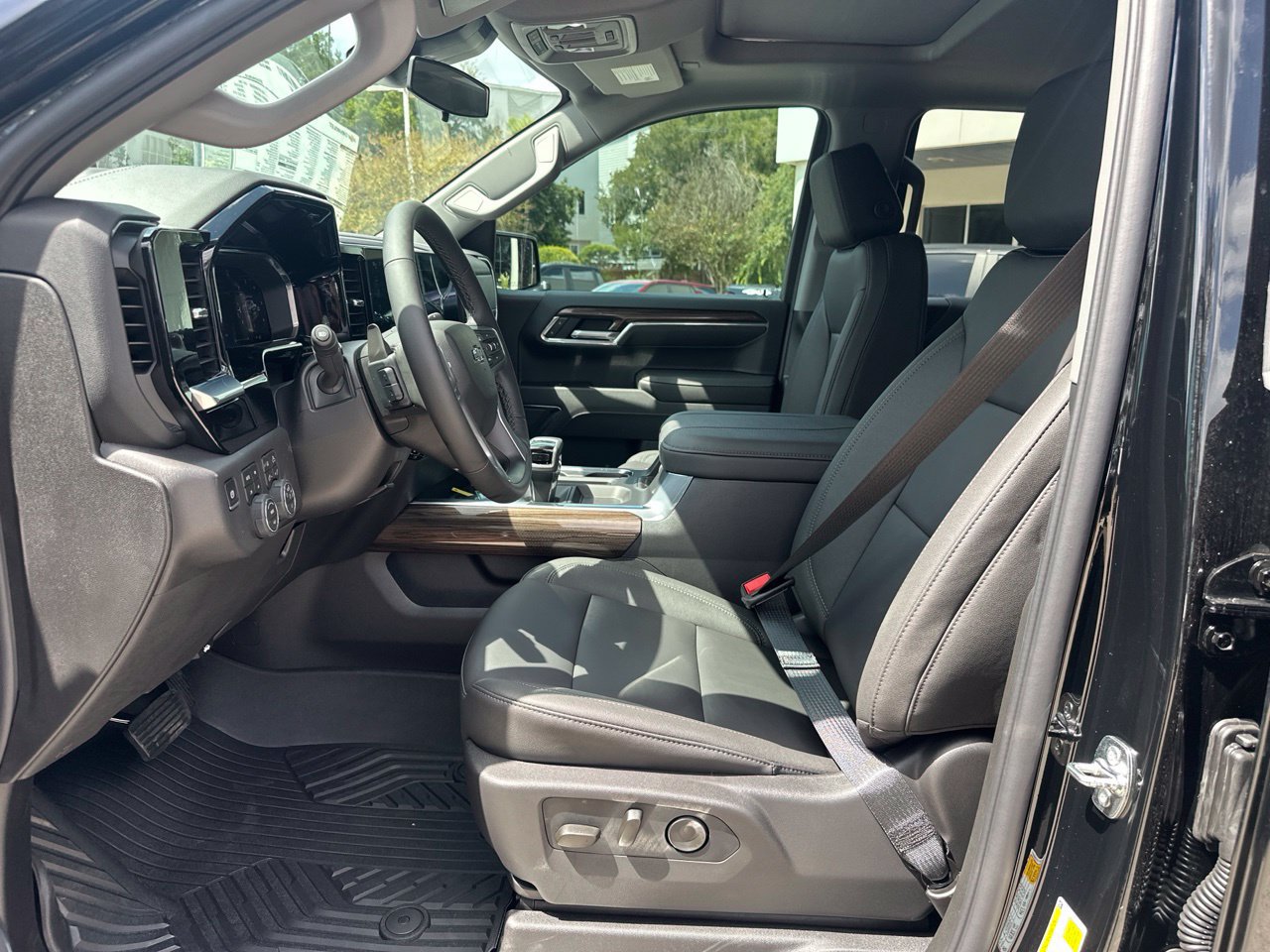 2026 Chevrolet Silverado 1500 LT Trail Boss Truck, photo 9