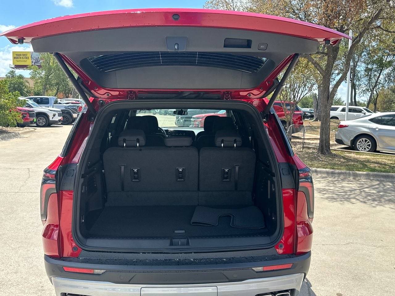 2027 Chevrolet Traverse LT - Photo 30