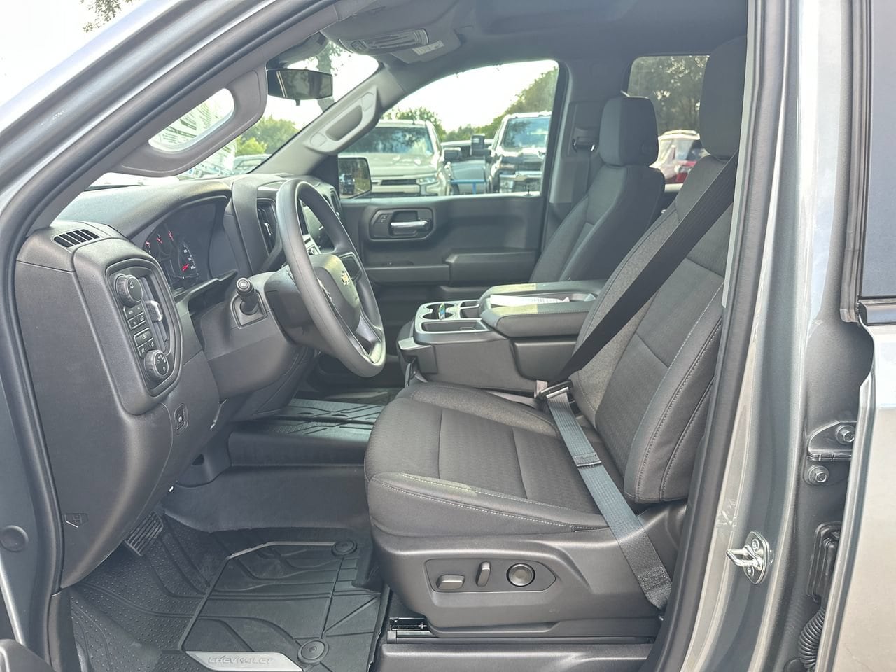 2026 Chevrolet Silverado 1500 Custom, photo 9