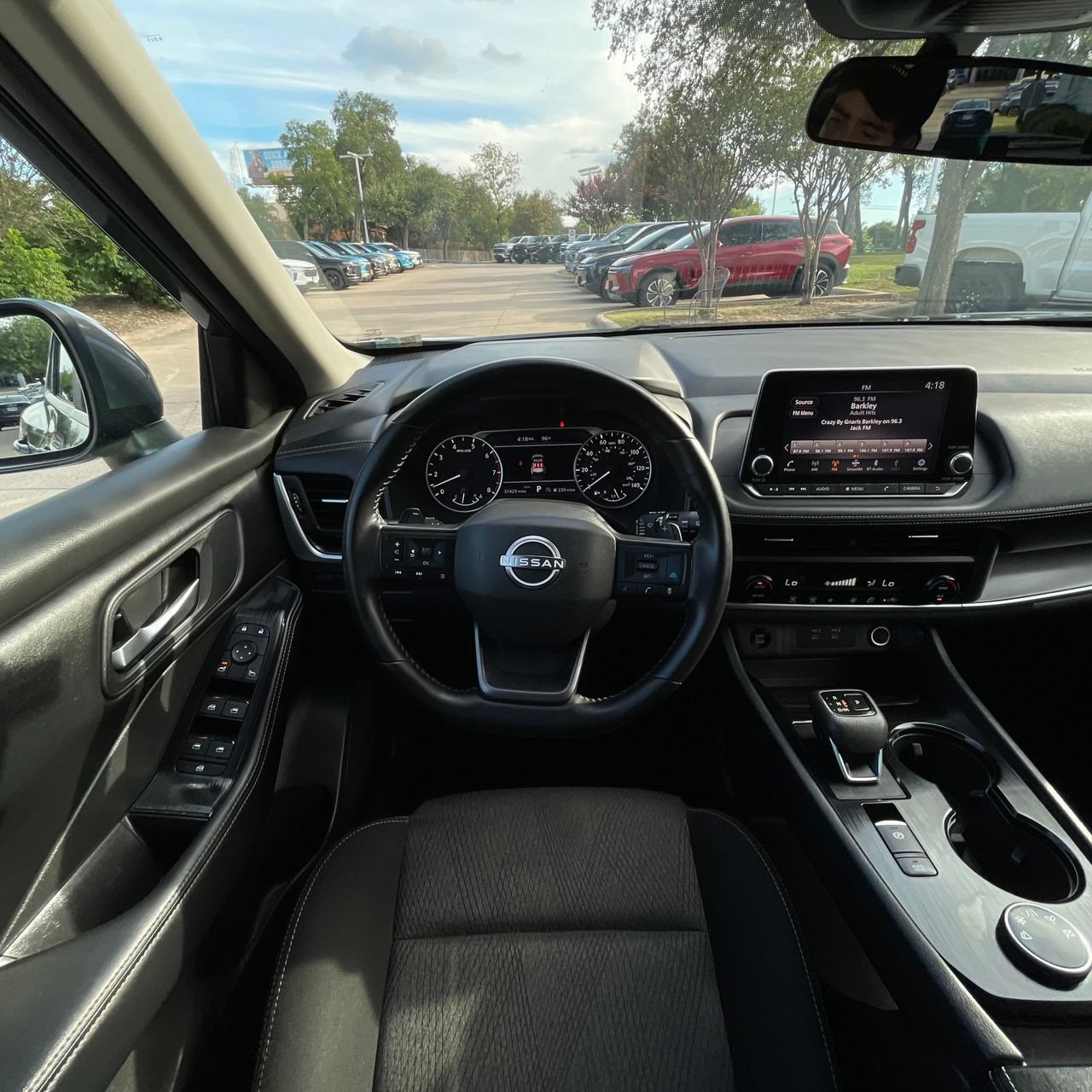 2025 Nissan Rogue SV - Photo 11