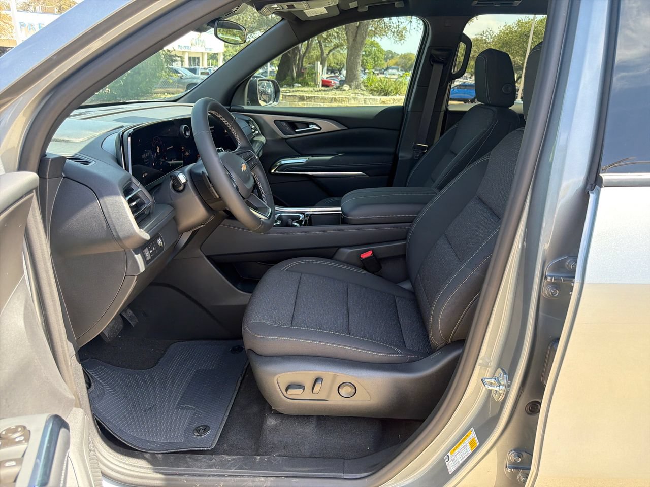 2027 Chevrolet Traverse LT - Photo 9