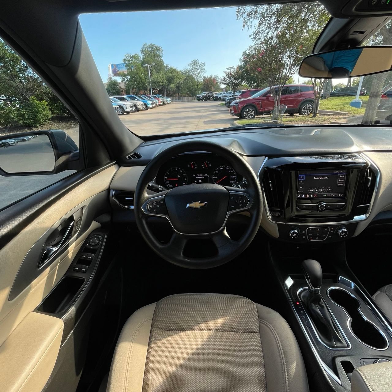 2023 Chevrolet Traverse LS - Photo 11
