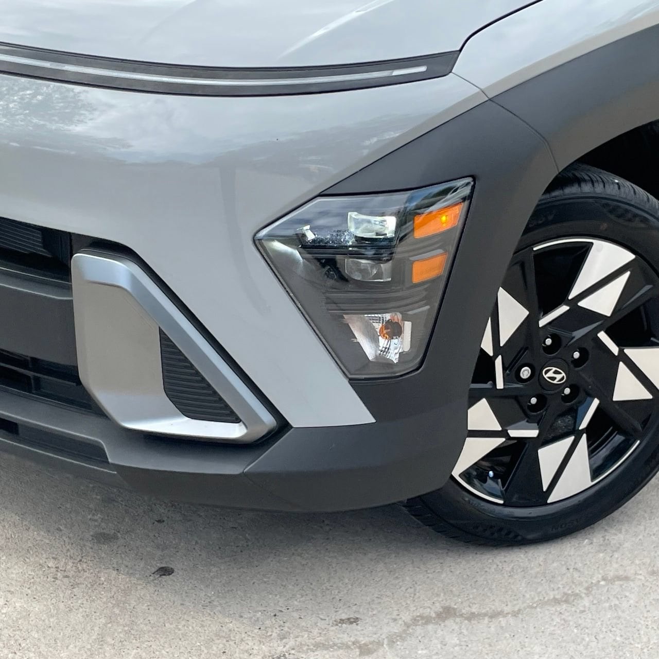 2025 Hyundai Kona SEL - Photo 8