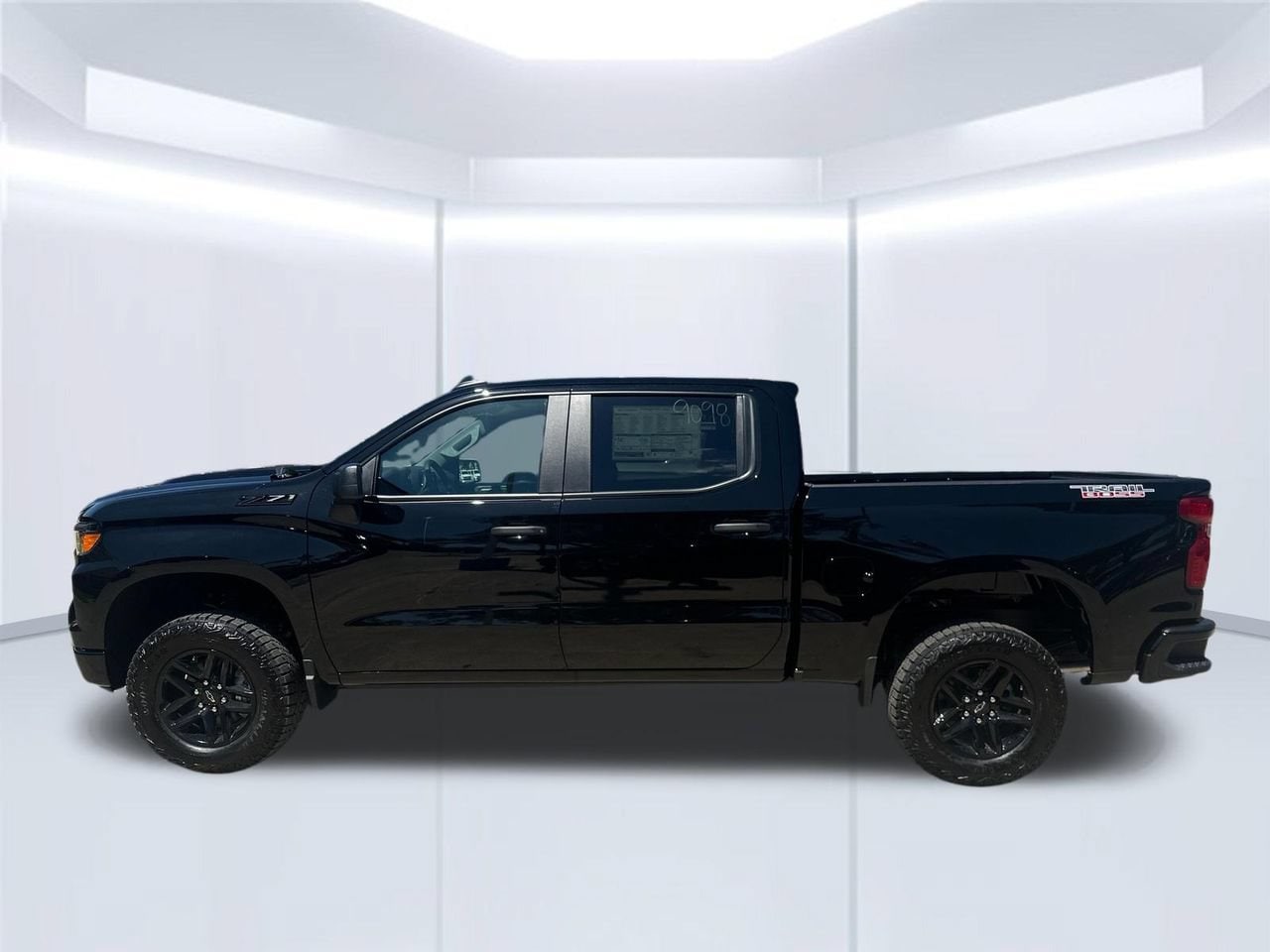 2026 Chevrolet Silverado 1500 Custom Trail Boss, photo 2