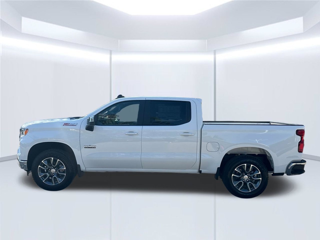 2026 Chevrolet Silverado 1500 LT Truck, photo 2