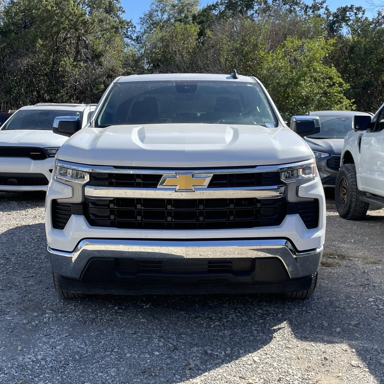 2025 Chevrolet Silverado 1500 LT photo 2