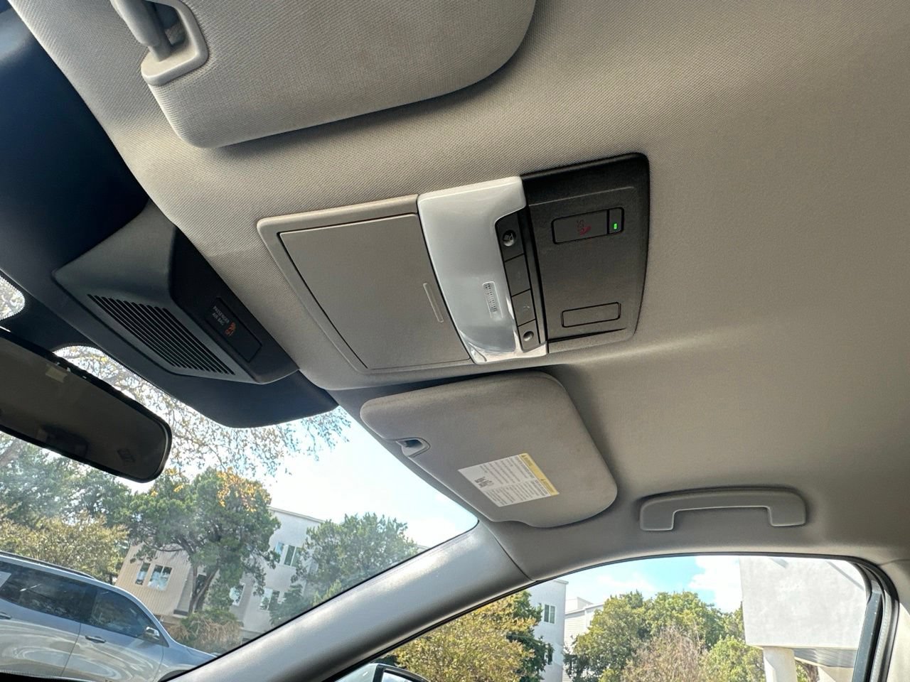 2025 Nissan Pathfinder SV - Photo 21