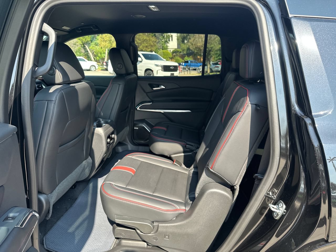 2027 Chevrolet Traverse RS SUV, photo 28