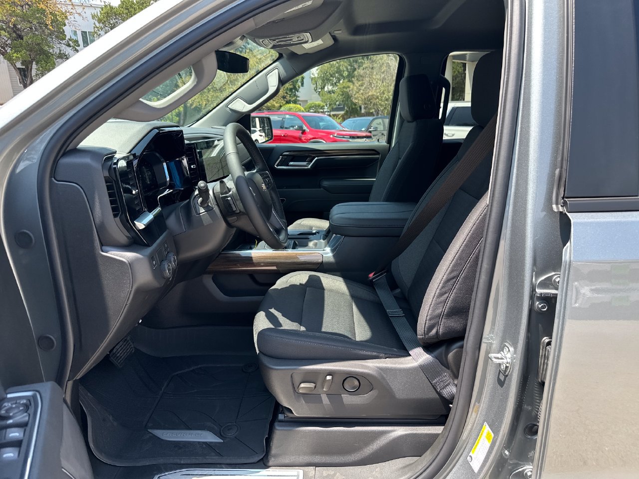 2026 Chevrolet Silverado 1500 LT - Photo 10