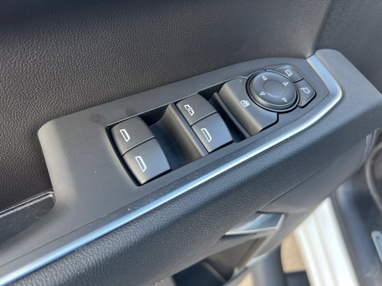 2026 Chevrolet Silverado 1500 RST - Photo 13