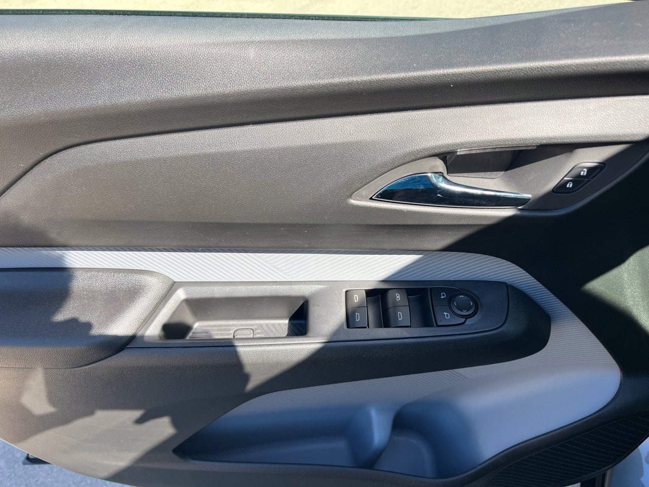 2027 Chevrolet Bolt LT, photo 12