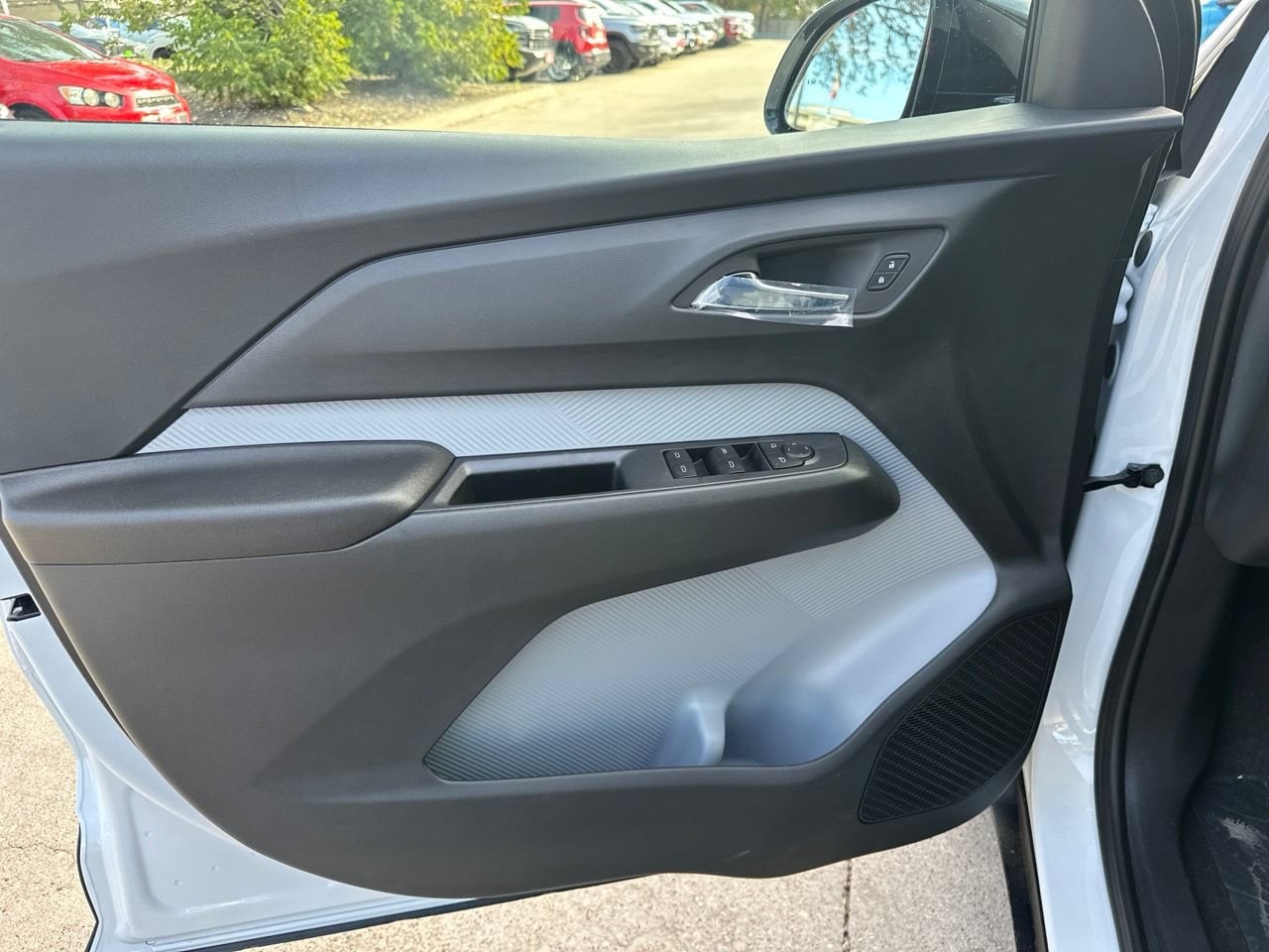 2027 Chevrolet Bolt LT, photo 11