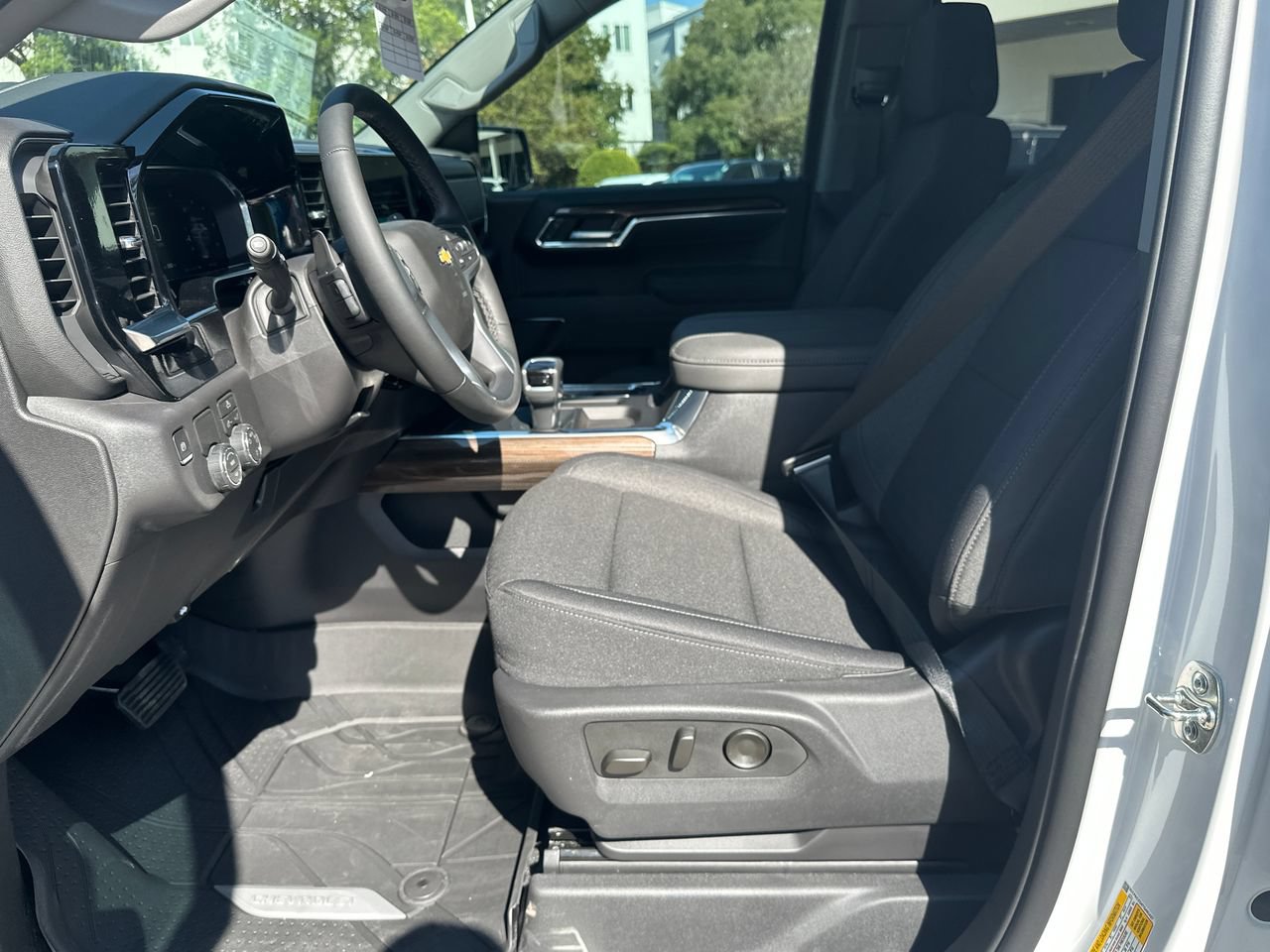 2026 Chevrolet Silverado 1500 LT, photo 9