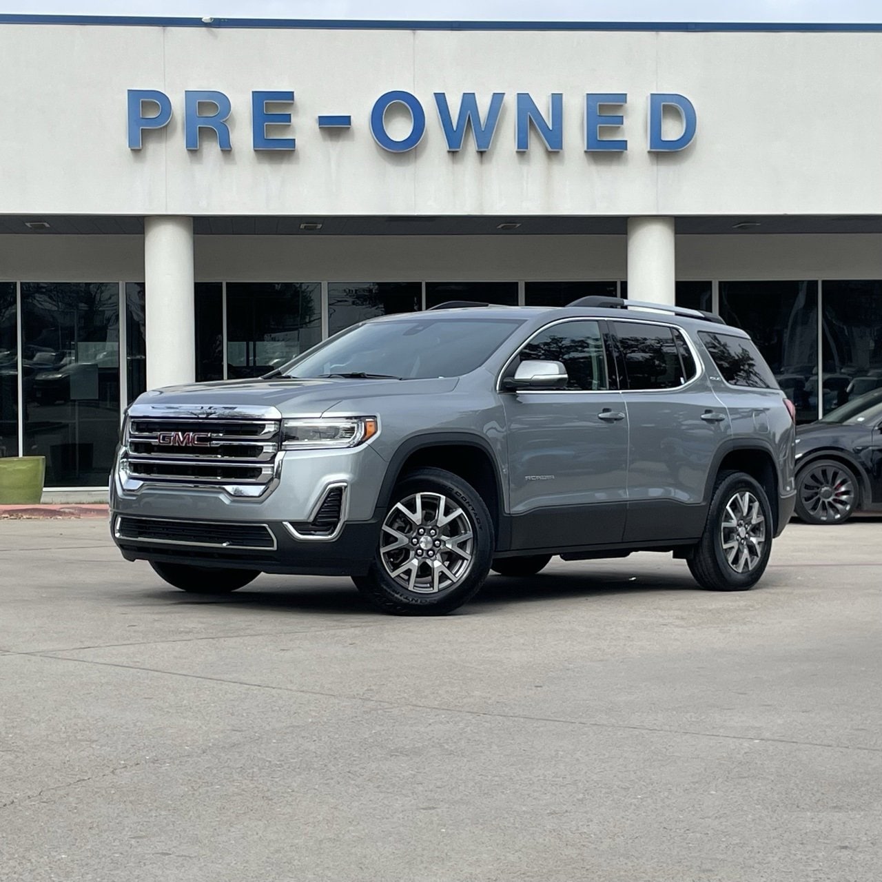 2023 GMC Acadia SLE's photo