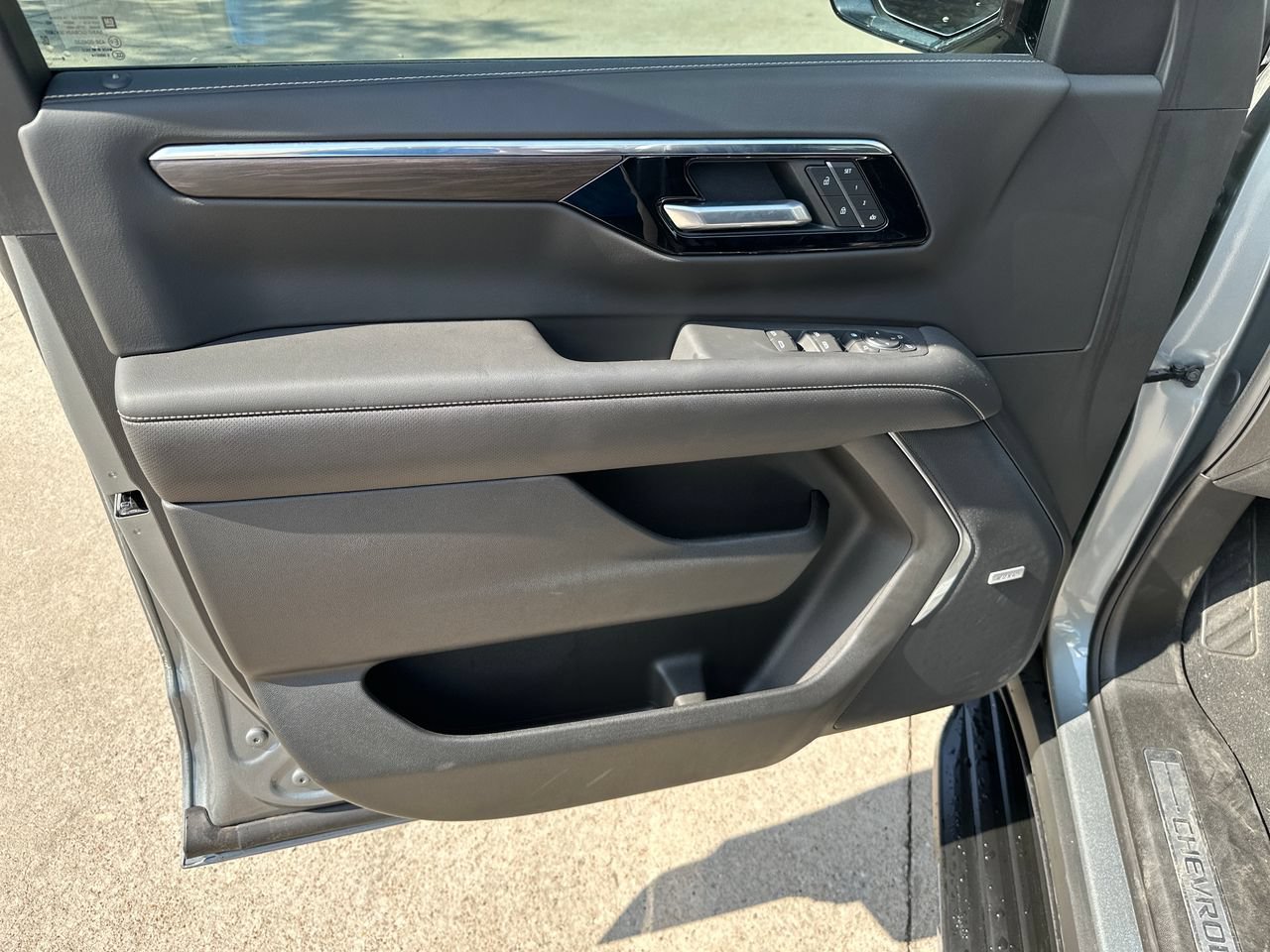 2026 Chevrolet Suburban High Country - Photo 11
