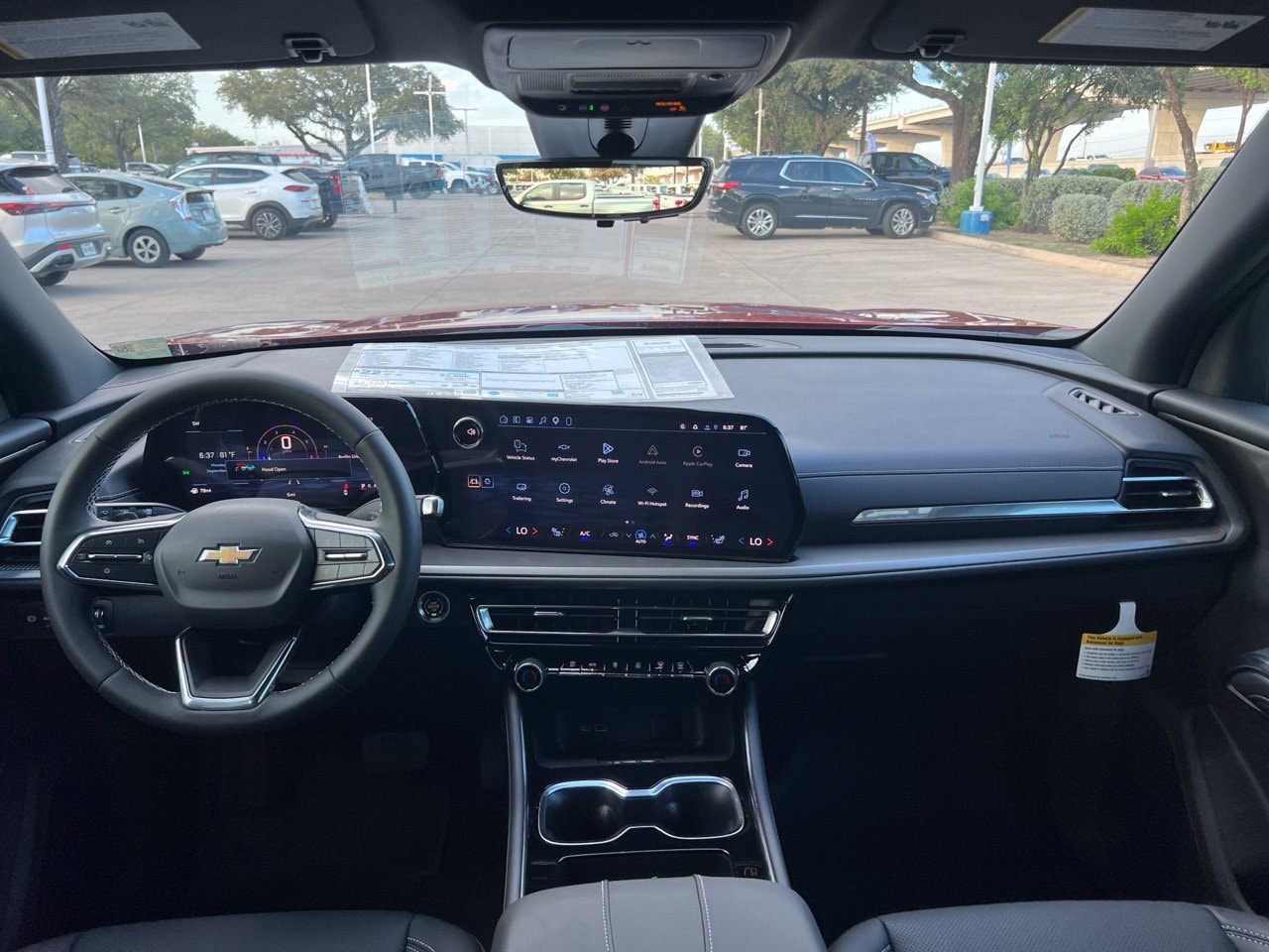 2027 Chevrolet Traverse LT SUV, photo 14