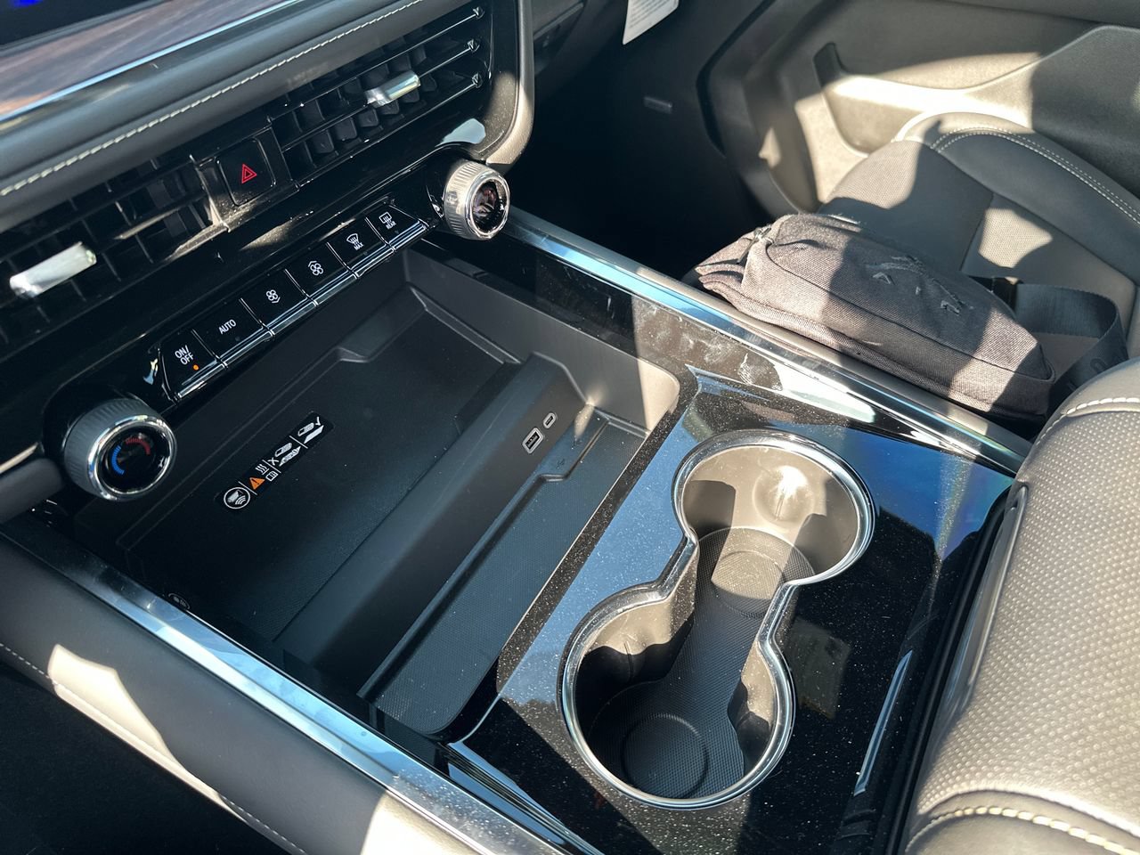 2026 Chevrolet Suburban High Country - Photo 19