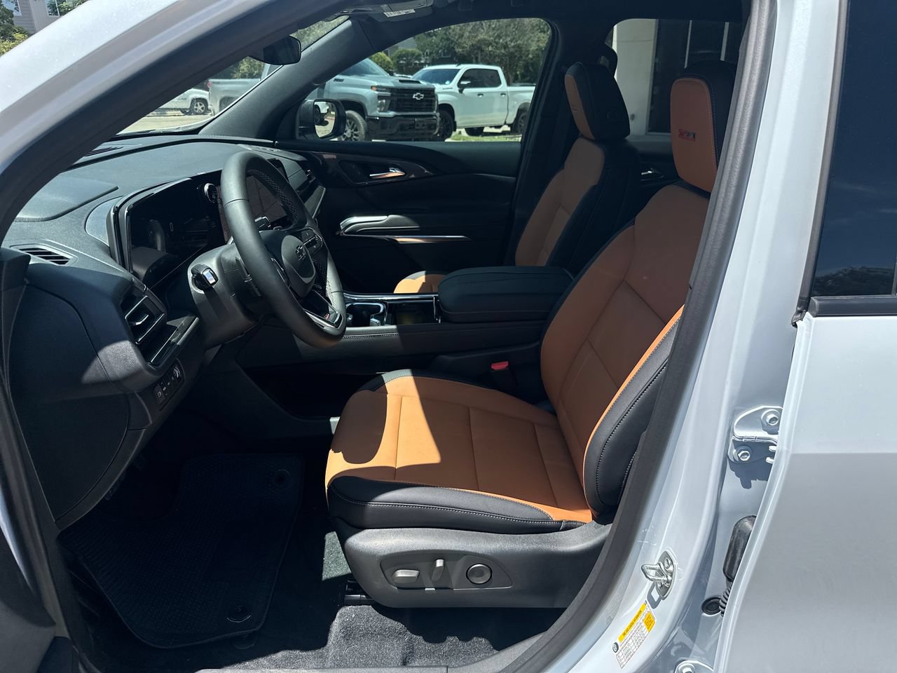 2027 Chevrolet Traverse Z71 SUV, photo 9