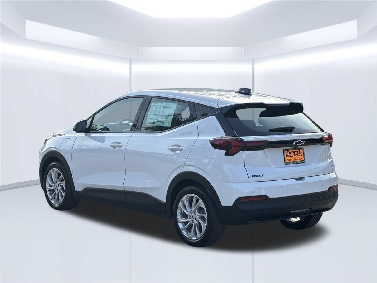 2027 Chevrolet Bolt LT, photo 4
