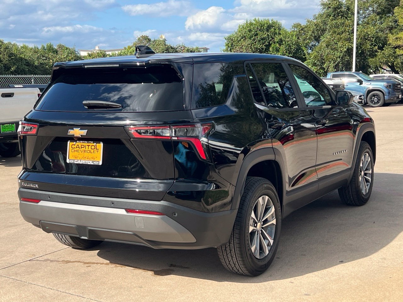 2027 Chevrolet Equinox LT SUV, photo 6
