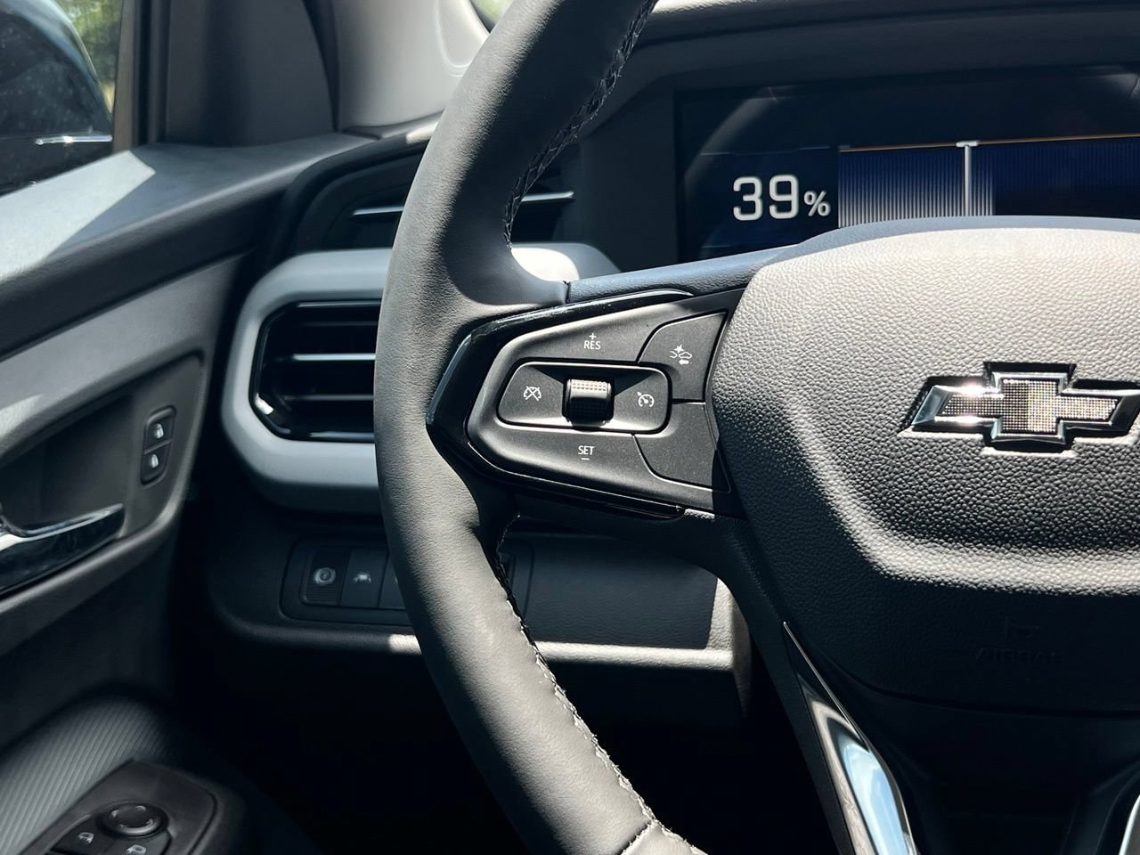 2027 Chevrolet Bolt LT - Photo 17