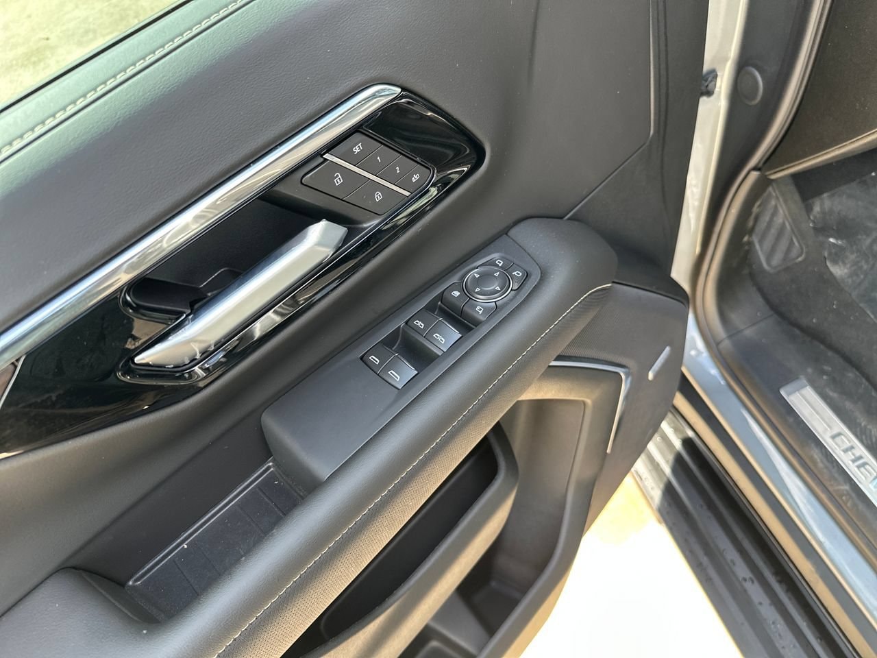 2026 Chevrolet Suburban High Country - Photo 12