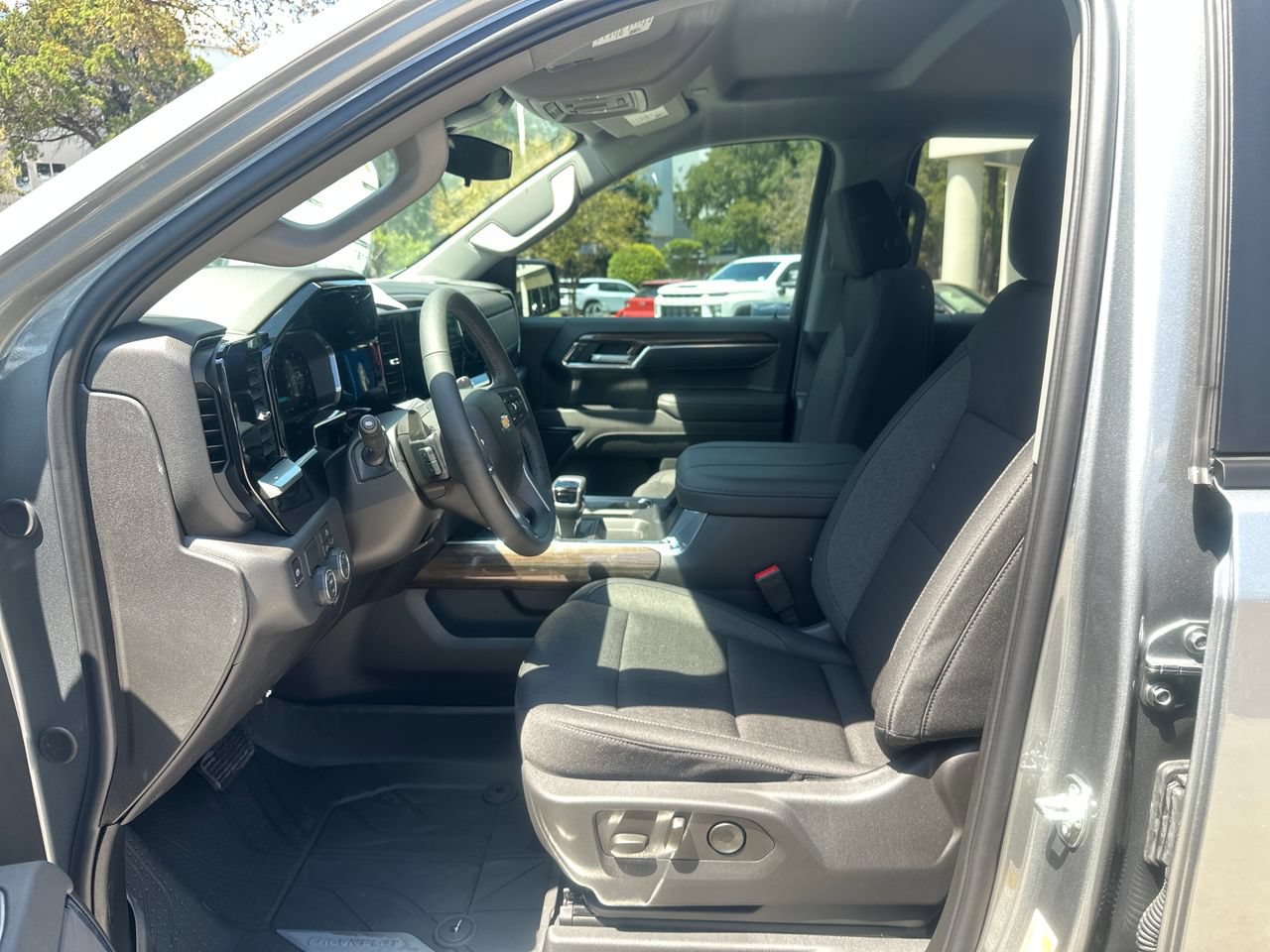 2026 Chevrolet Silverado 1500 LT Truck, photo 9