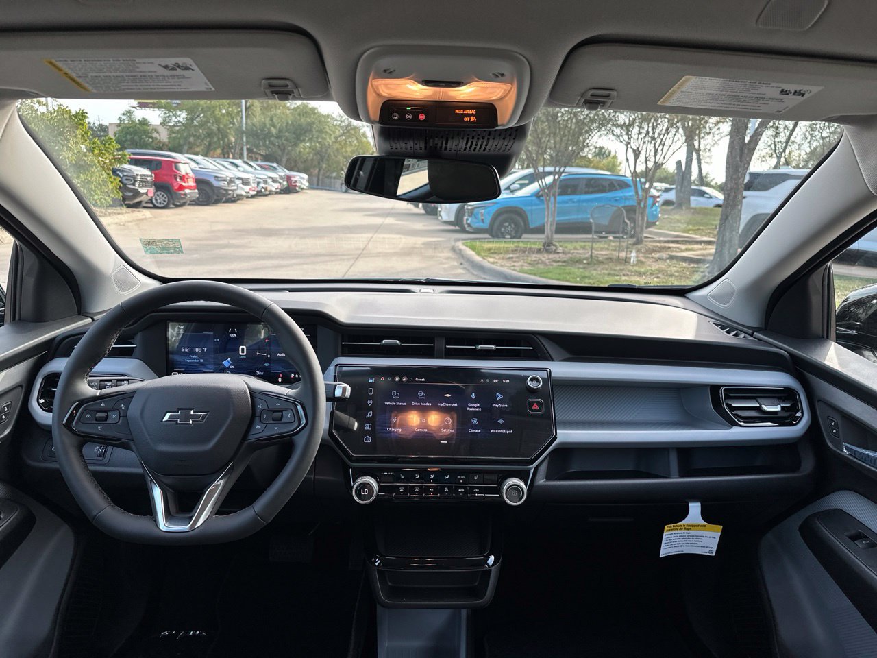 2027 Chevrolet Bolt LT, photo 13