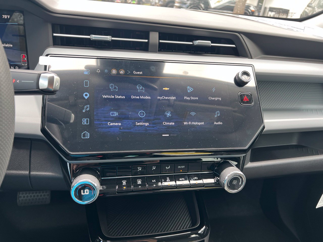 2027 Chevrolet Bolt LT, photo 20