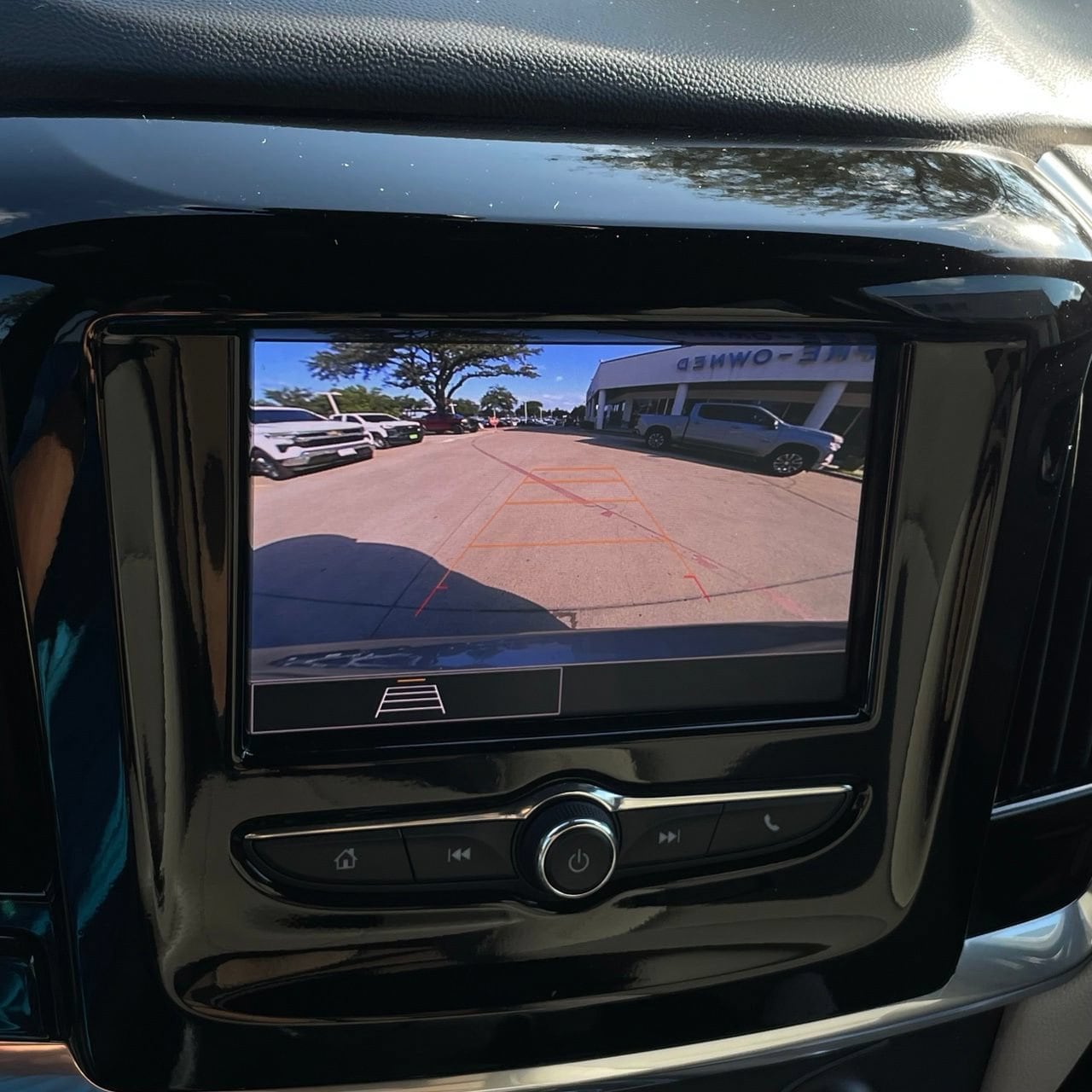 2023 Chevrolet Traverse LS - Photo 18