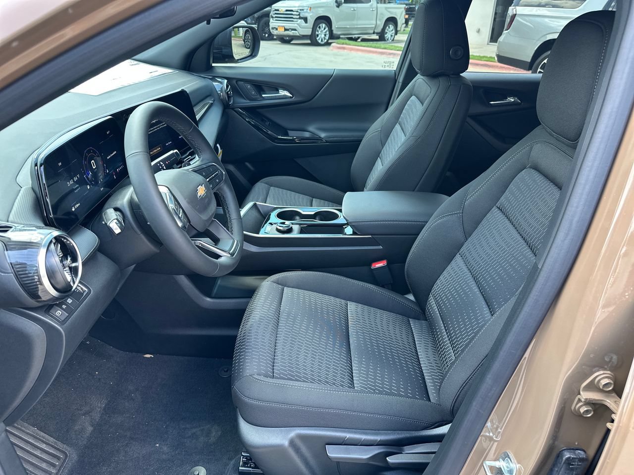 2027 Chevrolet Equinox LT SUV, photo 9