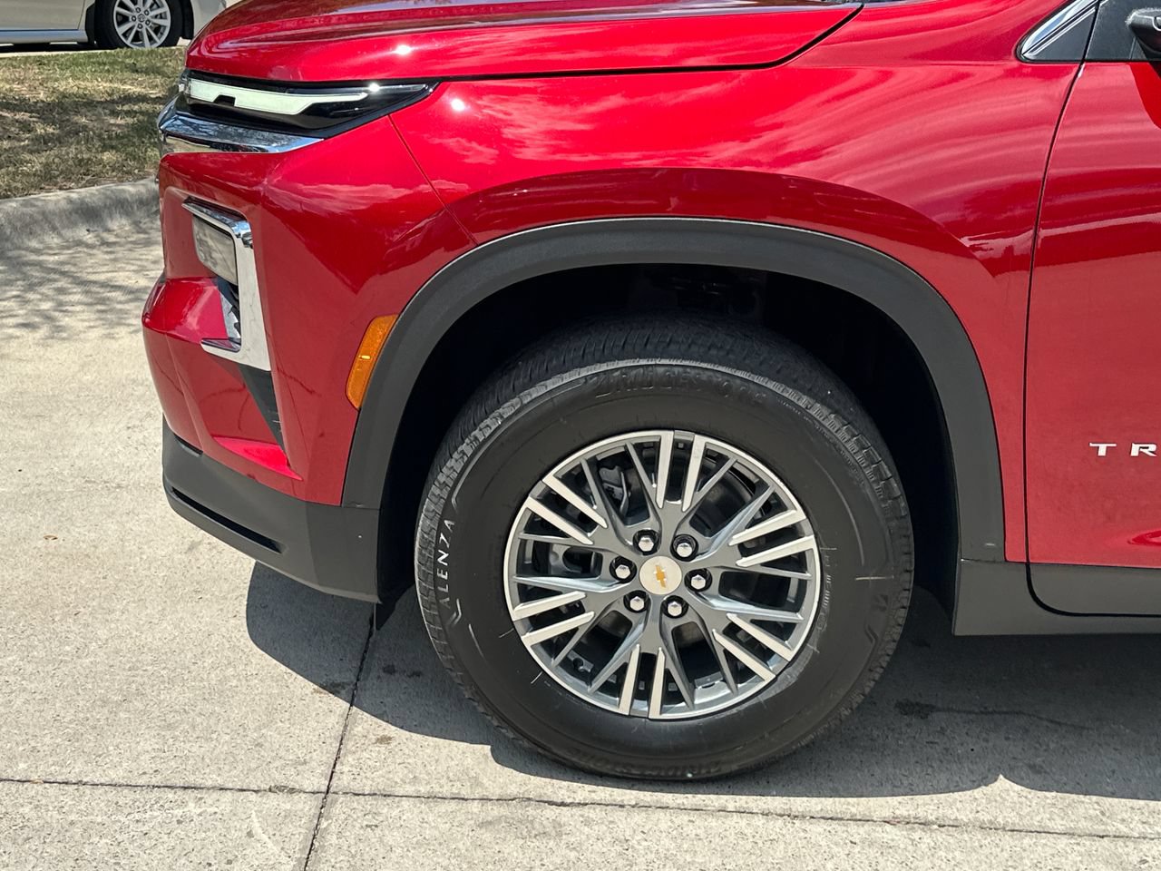 2027 Chevrolet Traverse LT - Photo 28