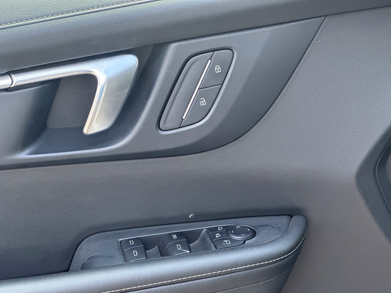 2025 Buick Enclave Preferred - Photo 11