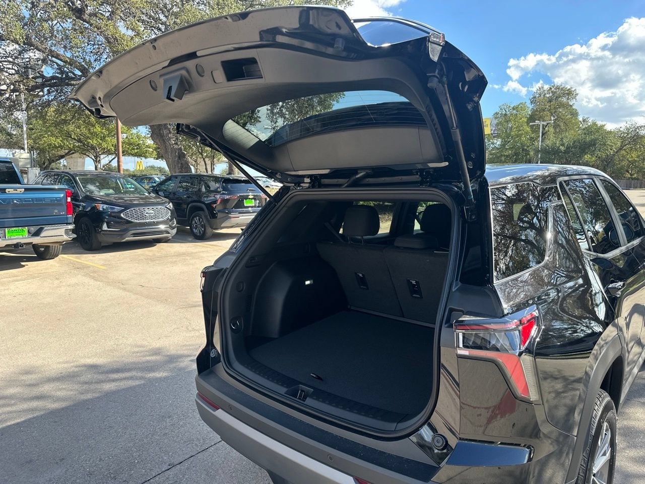 2027 Chevrolet Equinox LT - Photo 28
