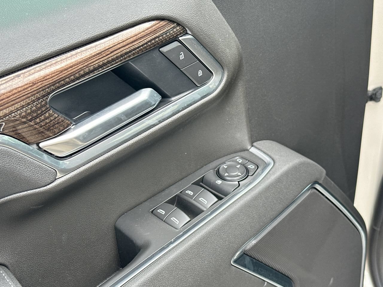 2026 Chevrolet Silverado 1500 RST, photo 11