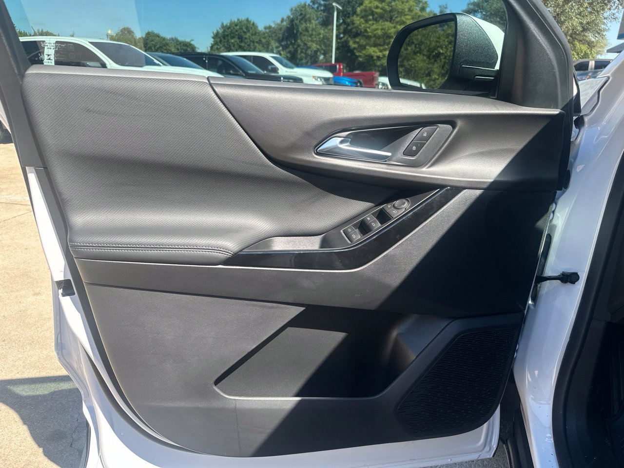2027 Chevrolet Equinox LT, photo 11