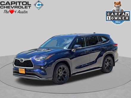 2022 Toyota Highlander LE SUV