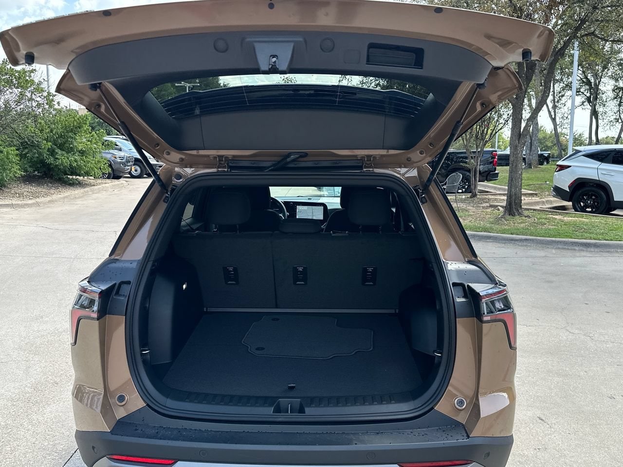2027 Chevrolet Equinox LT SUV, photo 23