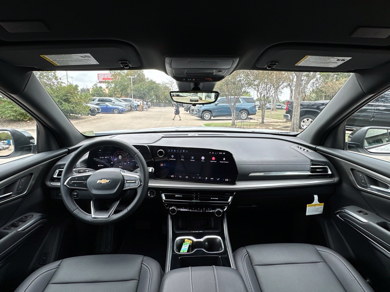 2027 Chevrolet Traverse LT - Photo 12