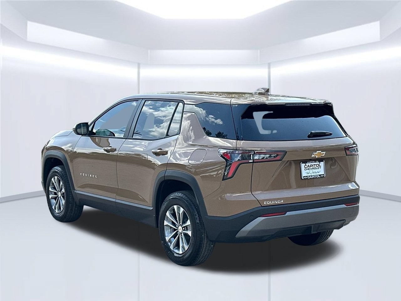 2027 Chevrolet Equinox LT SUV, photo 3