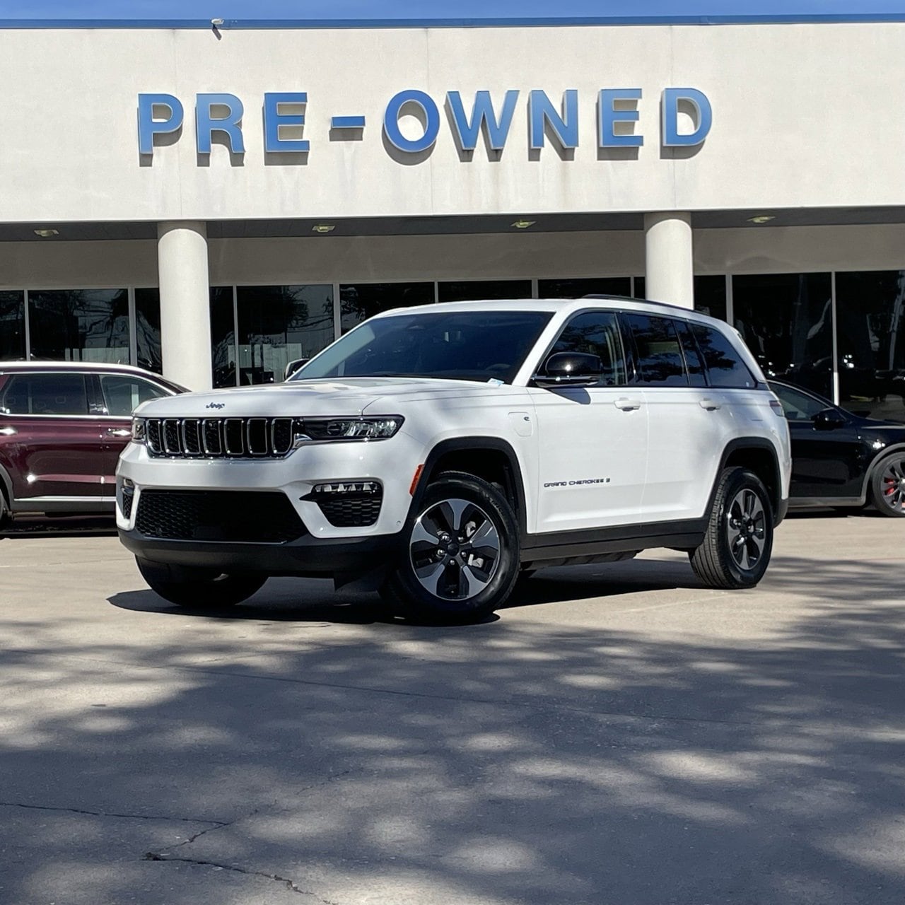 2022 Jeep Grand Cherokee 4xe's photo