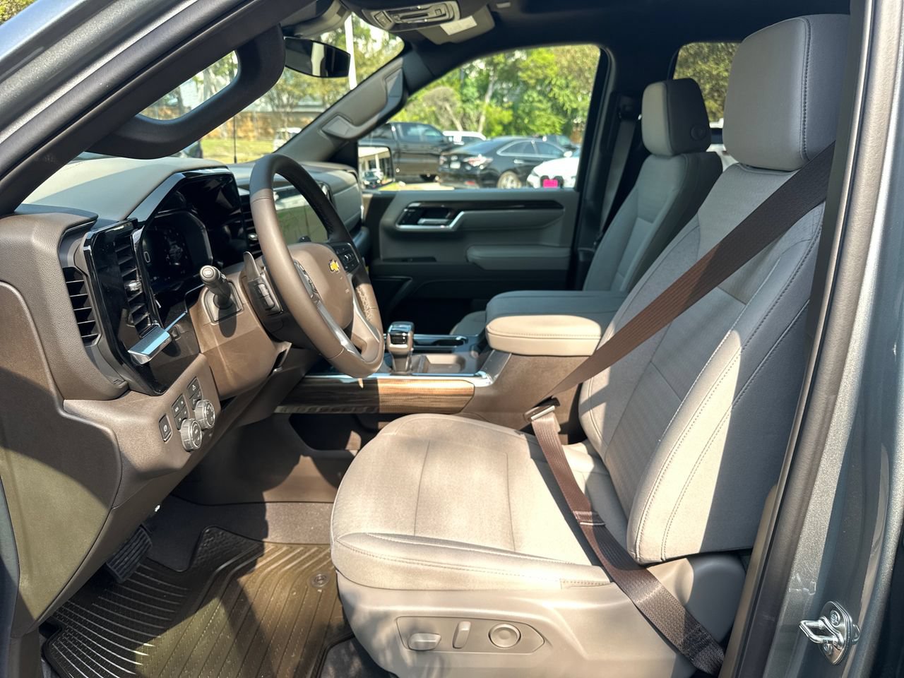 2026 Chevrolet Silverado 1500 LT - Photo 9