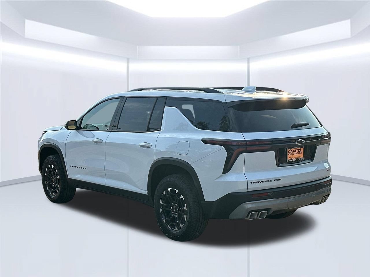 2027 Chevrolet Traverse Z71 SUV, photo 3