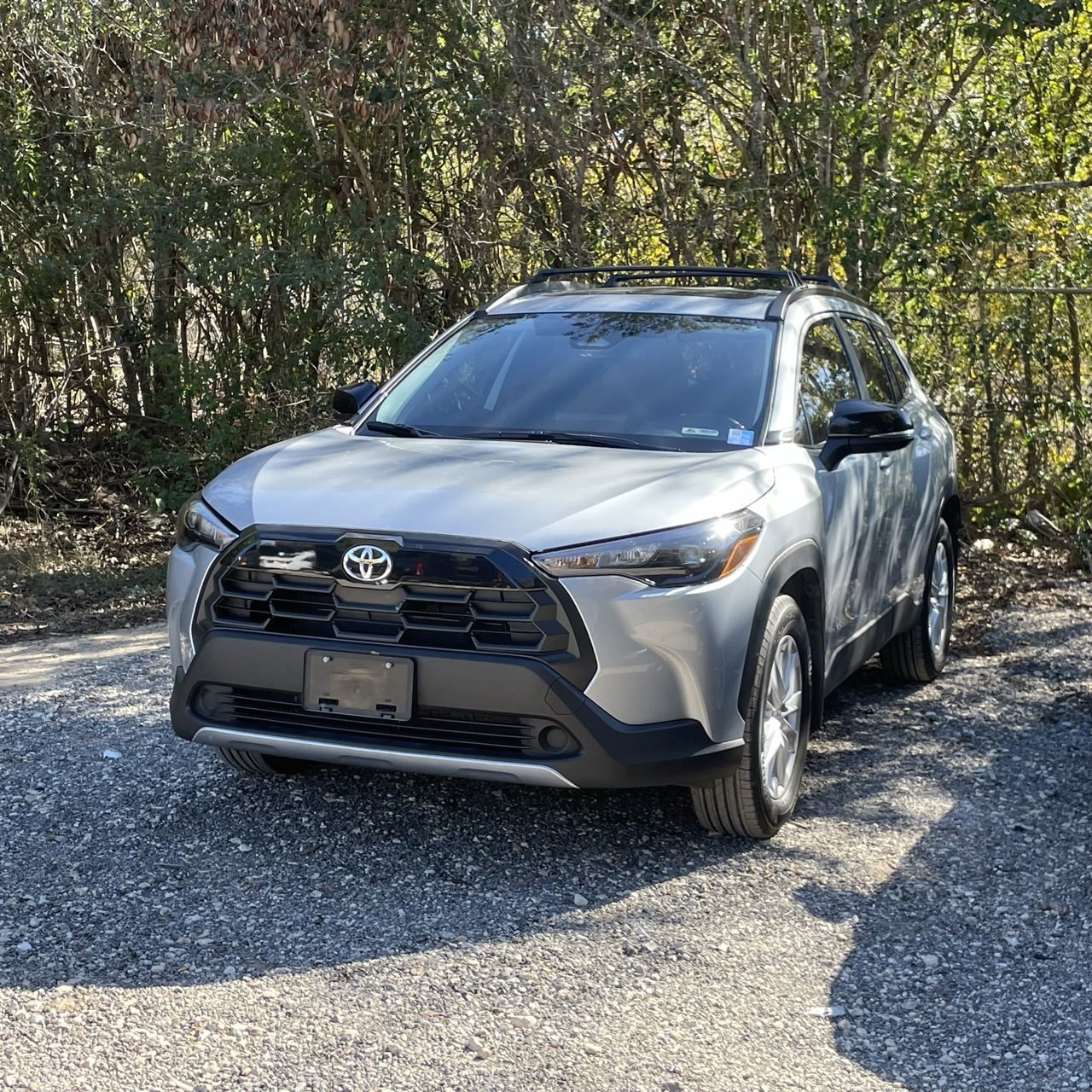 2026 Toyota Corolla Cross LE's photo