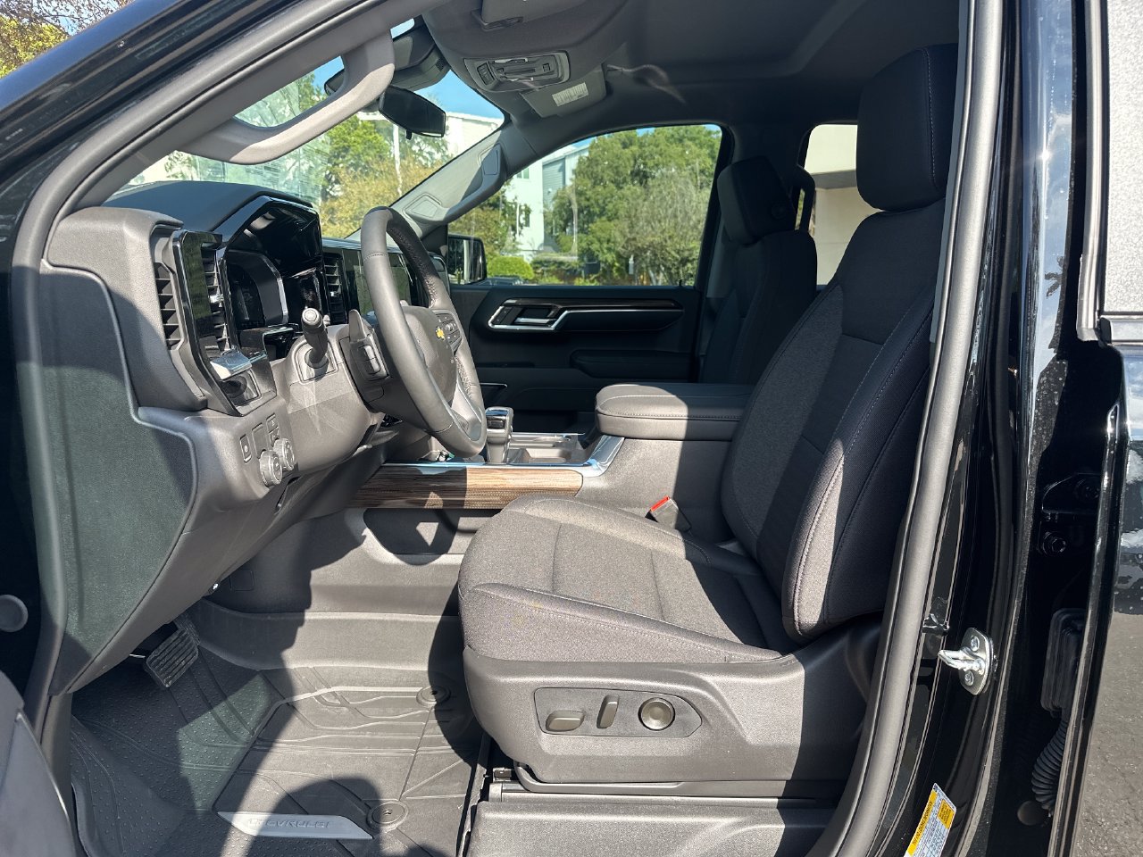 2026 Chevrolet Silverado 1500 LT - Photo 8