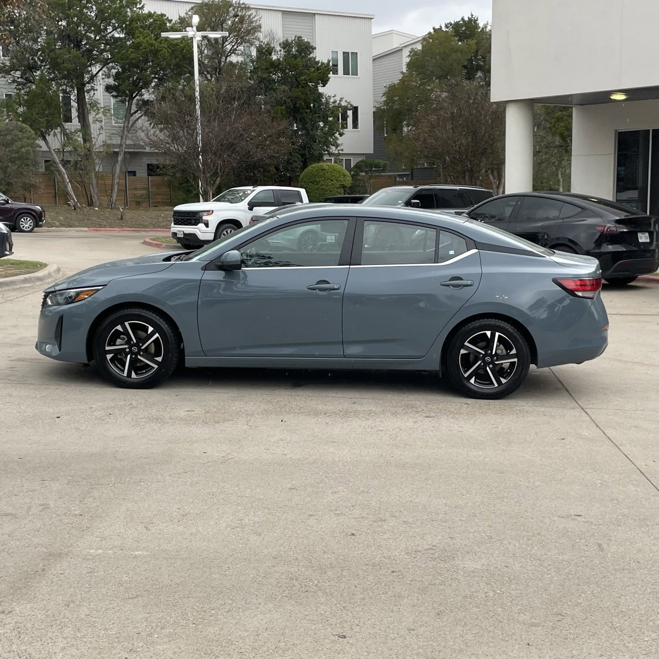 2024 Nissan Sentra SV photo 2