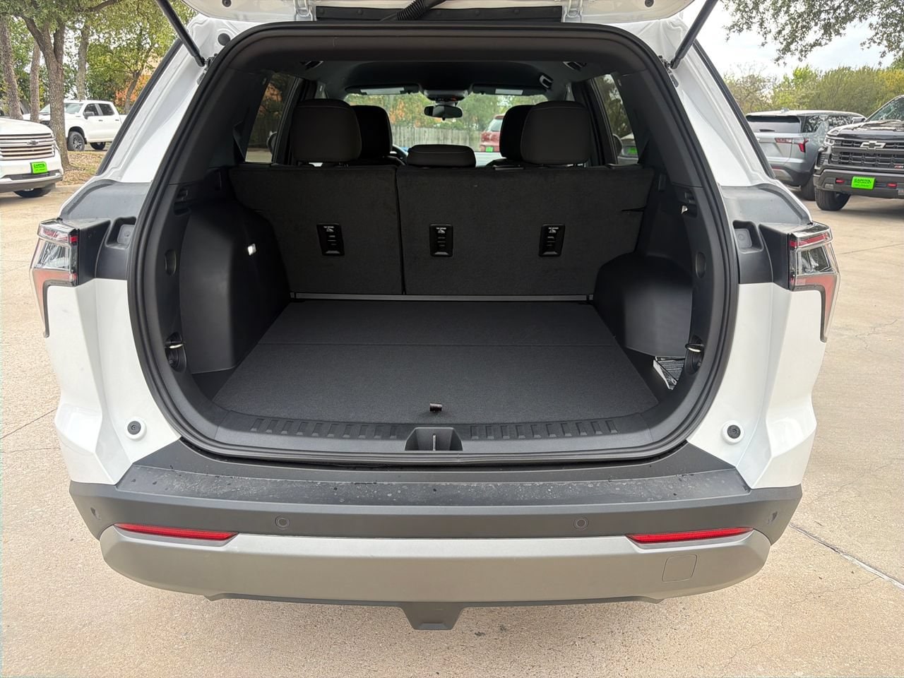 2027 Chevrolet Equinox LT - Photo 24