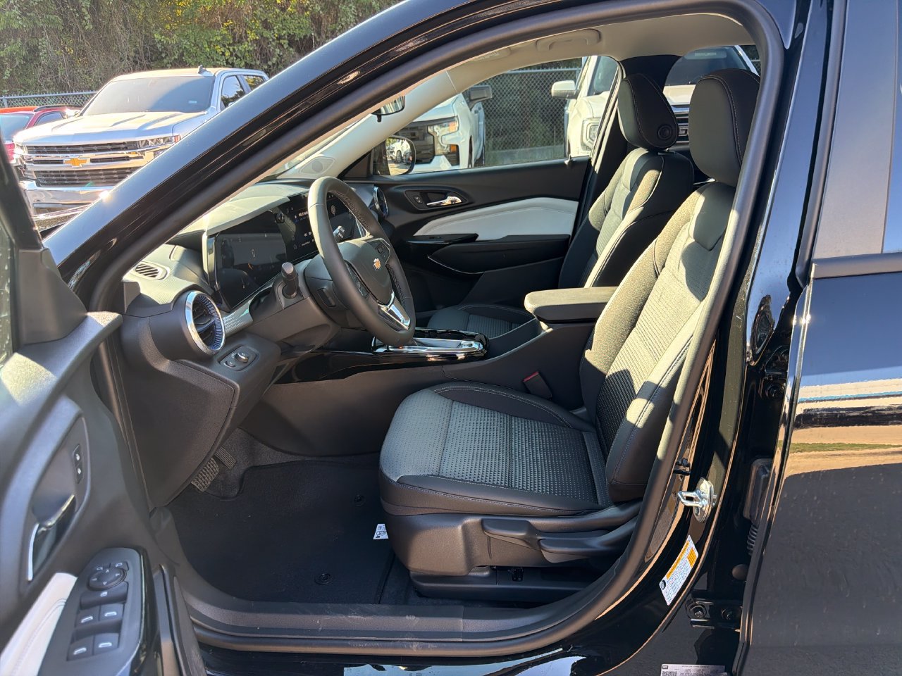 2026 Chevrolet Trax LT - Photo 9