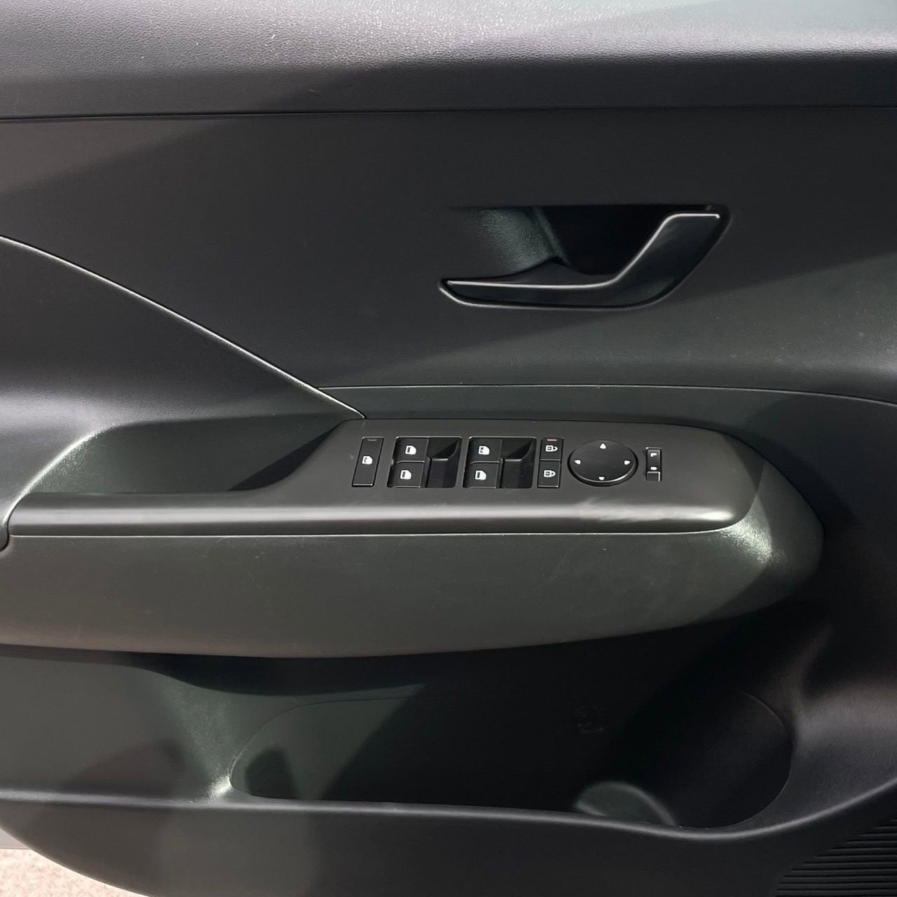 2025 Hyundai Kona SEL - Photo 20